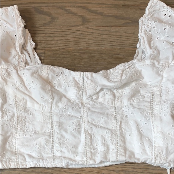 Eyelet crop top - Picture 2 of 4